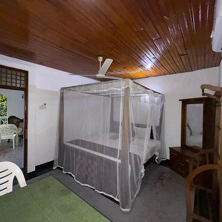 Serendipity Beach Unawatuna Exterior photo